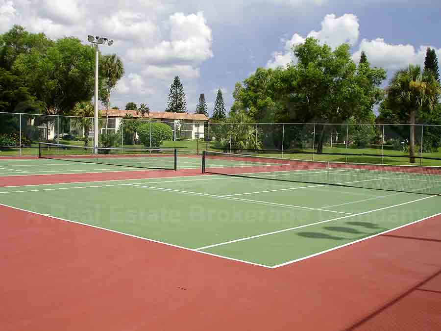 Fairways Tennis Courts